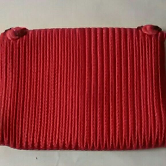 Red Knit Clutch - Picture 4 of 5